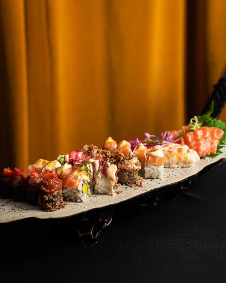 Preparado+con+amor,+servido+con+elegancia+y+degustado+con+pasión++¡Ven+y+descubre+nuestra+carta+de+sushi! (1)