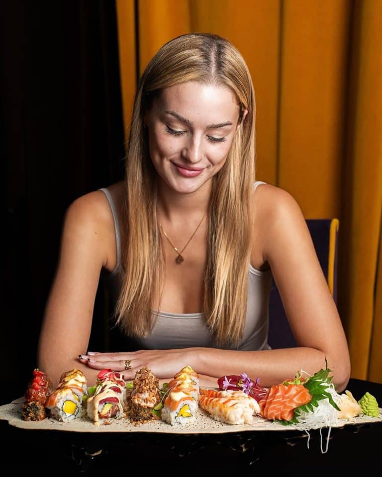 Preparado+con+amor,+servido+con+elegancia+y+degustado+con+pasión++¡Ven+y+descubre+nuestra+carta+de+sushi!